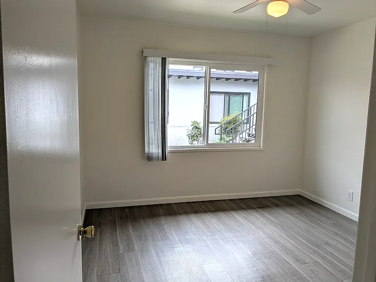 921 W Angeleno Ave — Photo 13