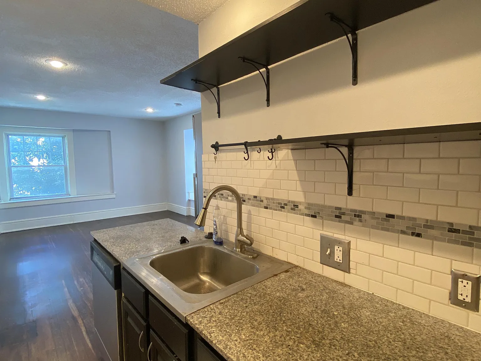 3830 Warwick Boulevard - 2B - 2B — Photo 3