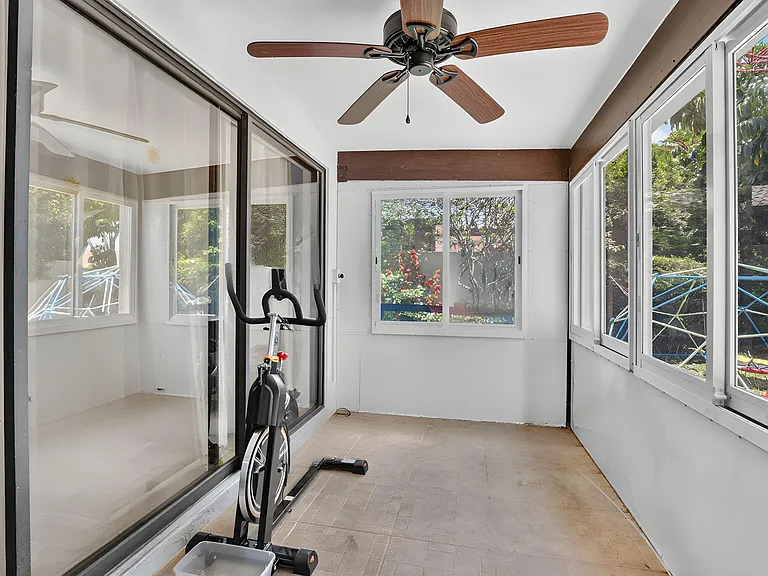 7690 Solimar Cir — Photo 26