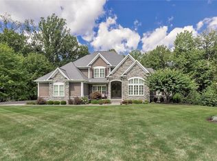 8170 Silica Rdg, Chagrin Falls, OH 44023