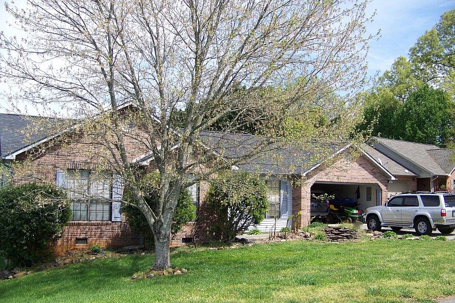 1st image of 206 Lavista Dr