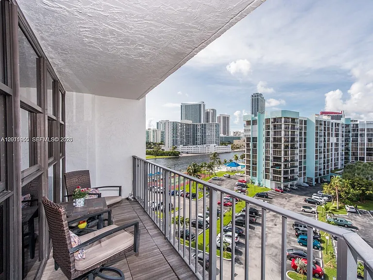 400 Leslie Dr #831 — Photo 28