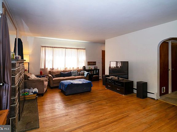 5th image of 13 Cedar Brook Rd