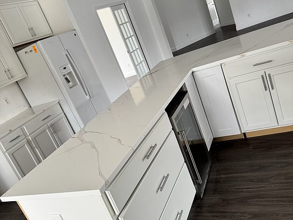 2nd image of 7239 Rampart Way
