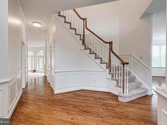 5th image of 9413 Englefield Ct