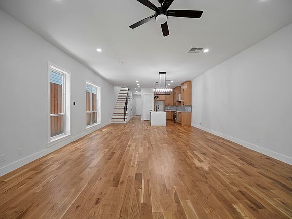 4th image of 732 Cedar Hill Ave