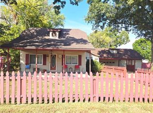 810 W Pine St, Cherokee, KS 66724
