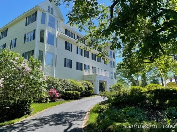 8 Arlington St APT H2, Kennebunkport, ME 04046