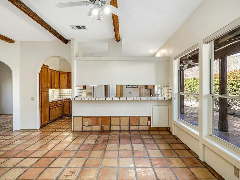 53180 Avenue Madero — Photo 7