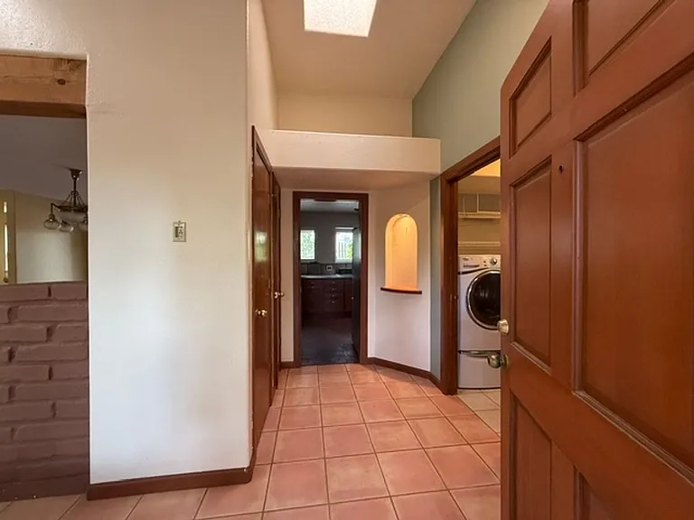 6105 Carousal Ave NW — Photo 19