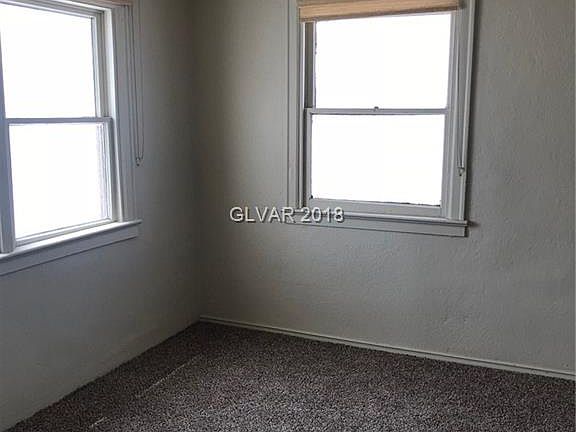5th image of 394 N 15th St