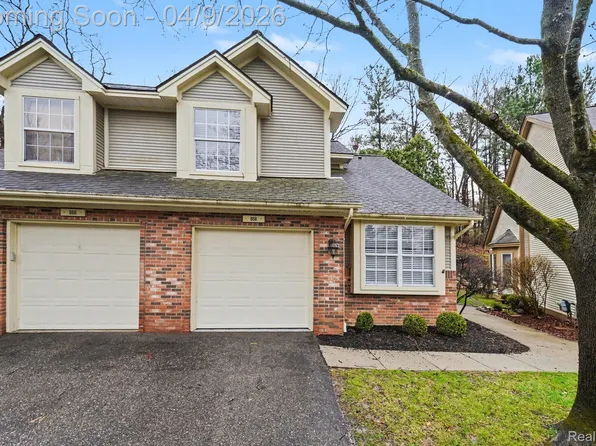 858 Whisperwood Trl, Fenton, MI 48430