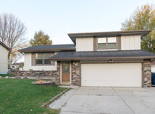 508 NW Calista Ct, Grimes, IA 50111
