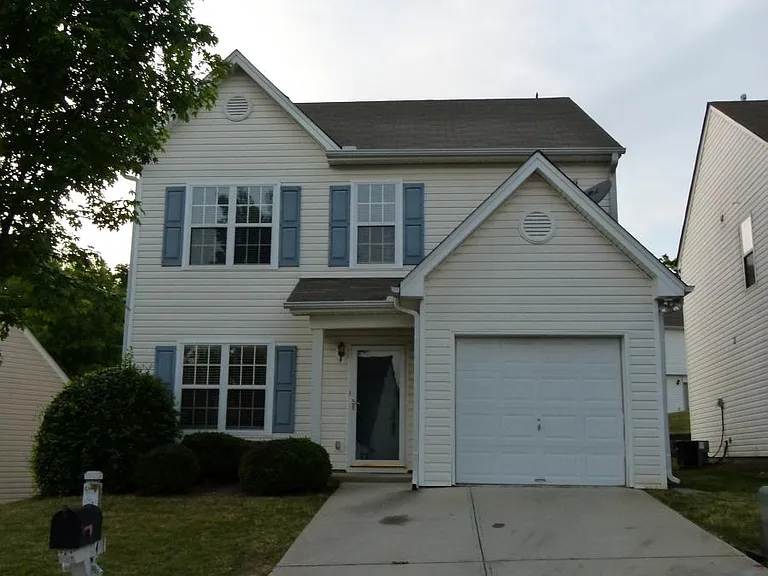 402 Village Overlook Dr — Photo 1