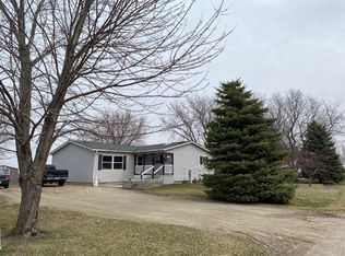 99 Blashack St, Waldorf, MN 56091