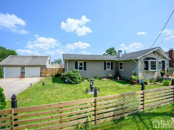 253 Alpine Way, Laurence Harbor, NJ 08879