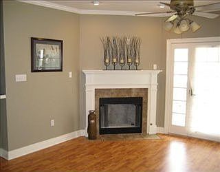 3rd image of 1921 Lakeshore Dr #D