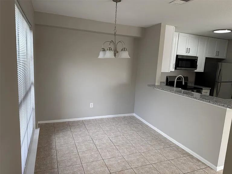 13902 Buckingham Dr #B — Photo 3