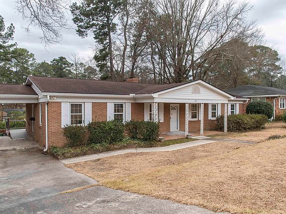 3rd image of 250 Chartwell Rd