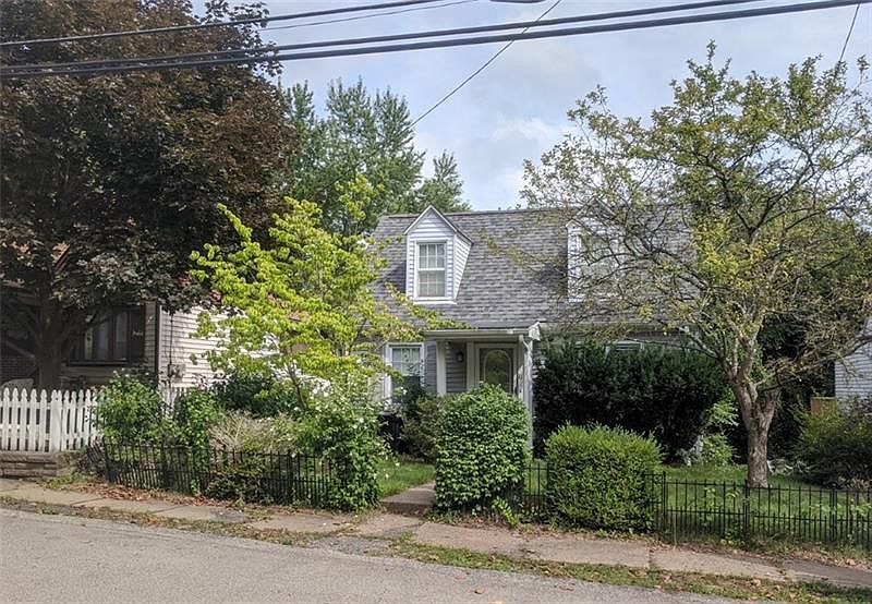 1st image of 111 James St N