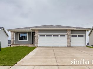 570 NW Atlas Ln, Waukee, IA 50263