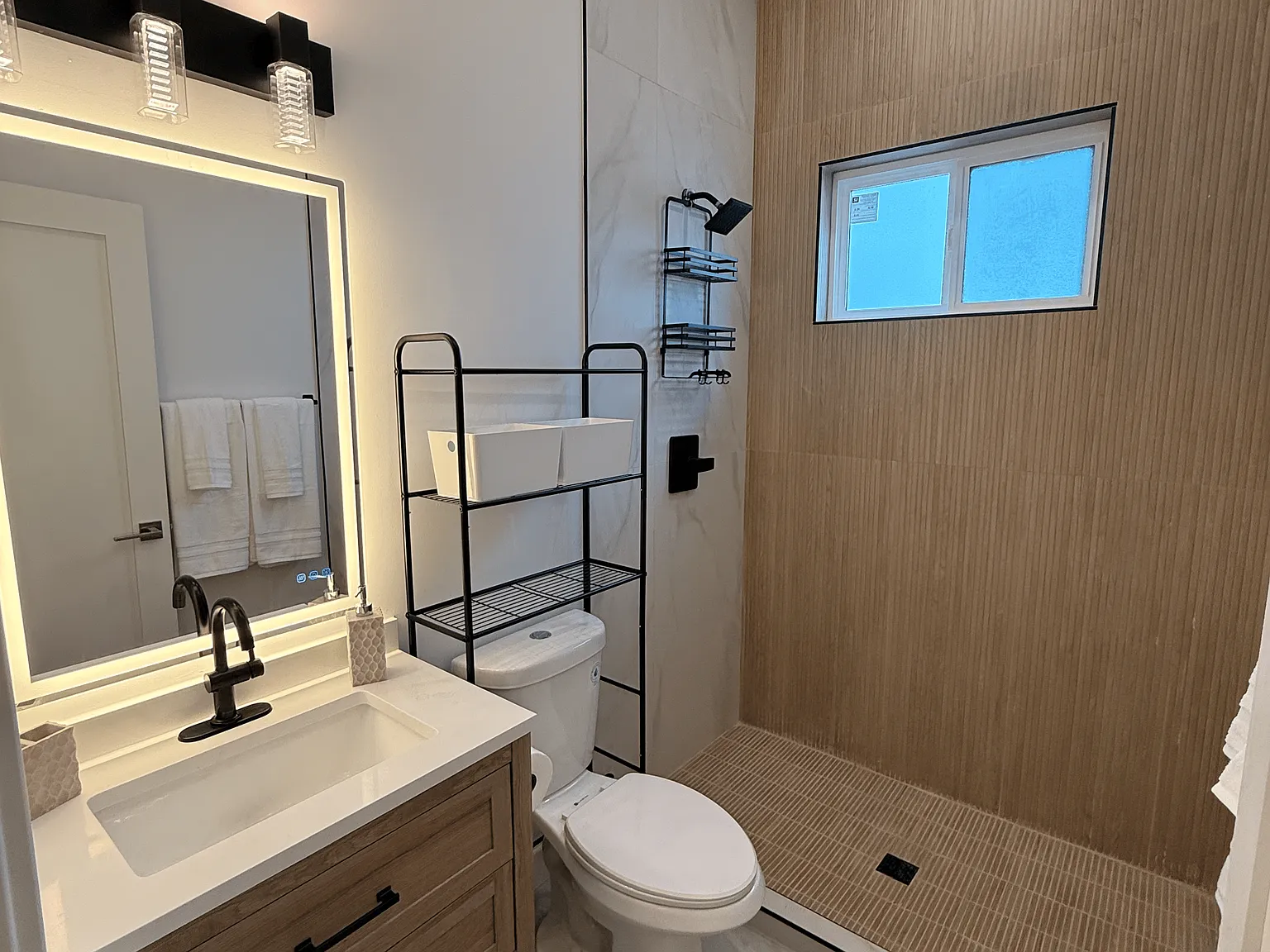2 bed, 550 sqft, $3,575 — Photo 1