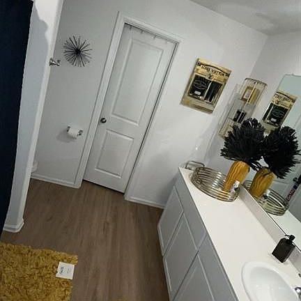 4th image of 1424 Twilight Green Dr