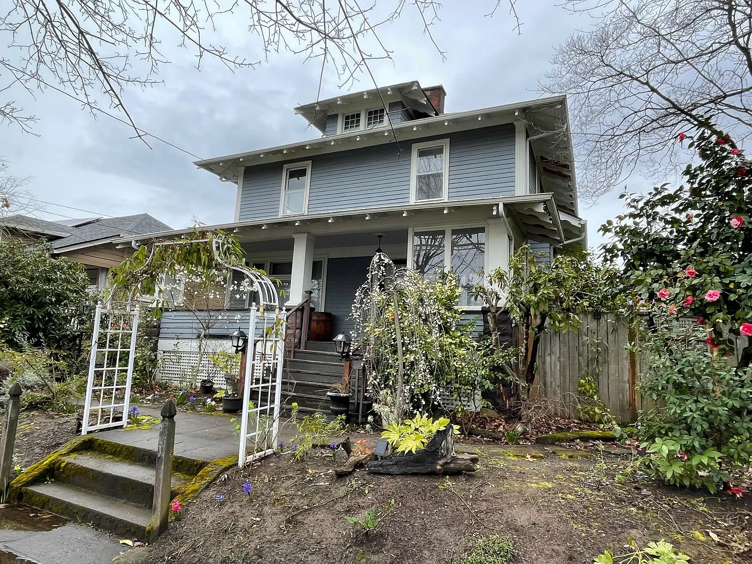 4 bed, 3.5 bath, 2402 sqft, $3,800 — Photo 1