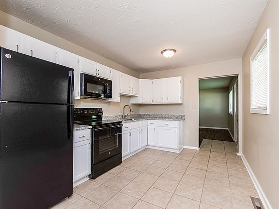 5th image of 3740 Shoreline Dr