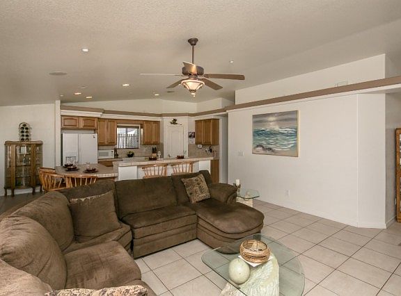 5th image of 3403 Bluegrass Dr