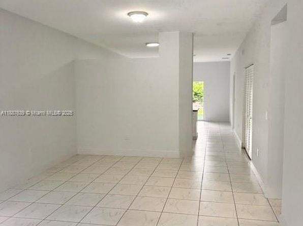 2471 NW 98th St #2471