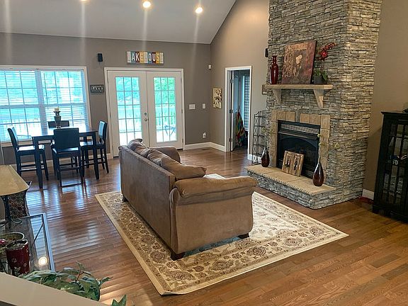 Main level living room