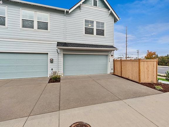 5th image of 8660 SE Crescent Dr