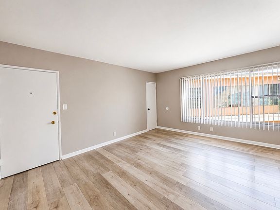 5th image of 11818 Gateway Blvd #15