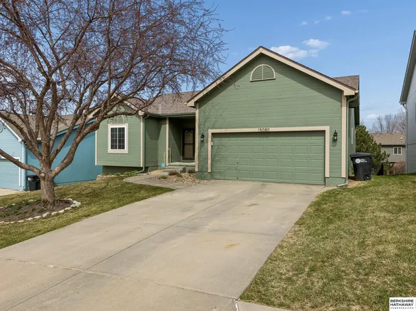15080 Fowler Ave, Omaha, NE 68116