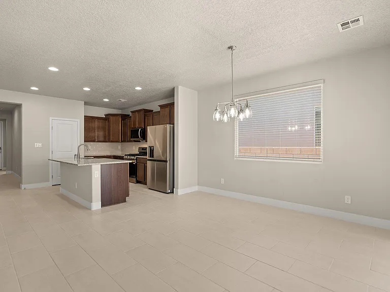 6801 Cleary Loop NE — Photo 8
