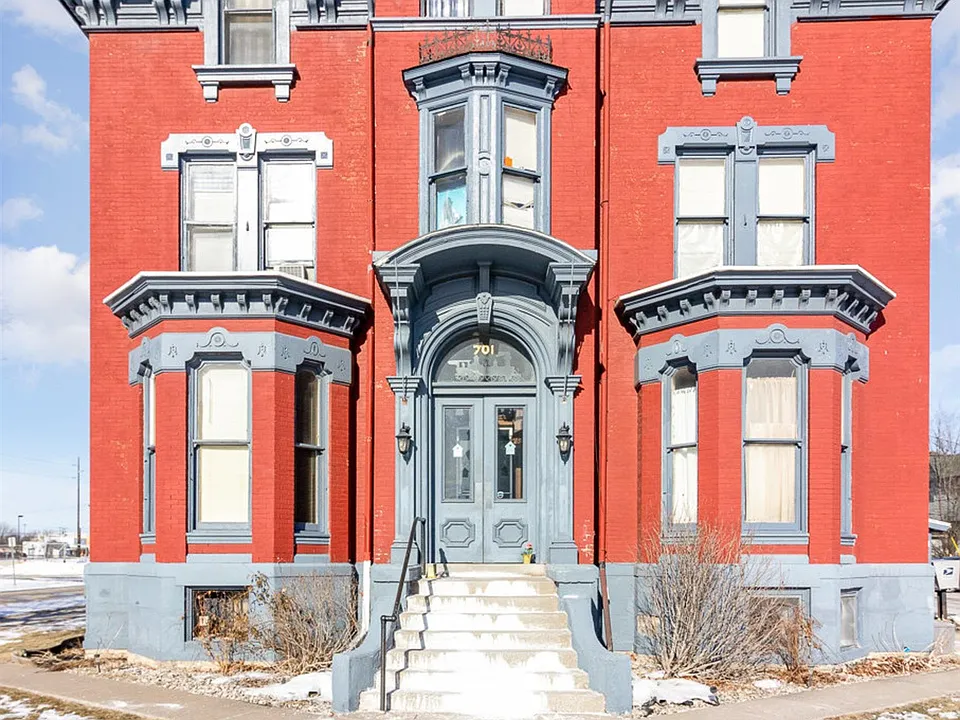 701 Center Ave #14