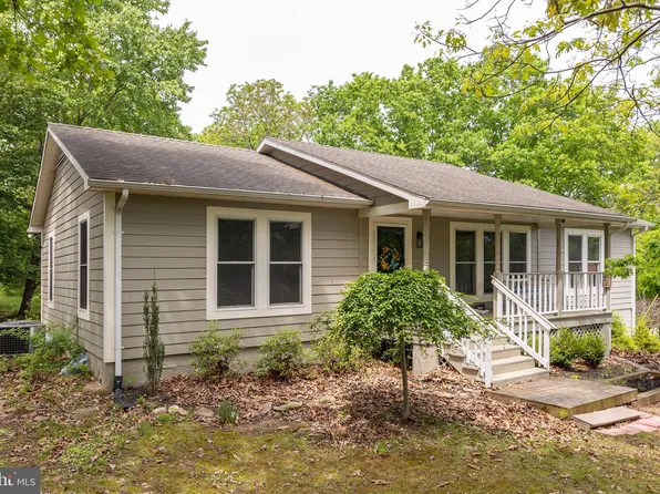166 Lake Holiday Rd, Cross Junction, VA 22625