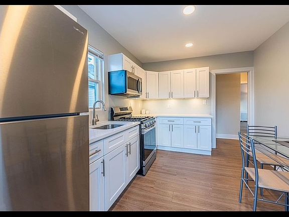 4th image of 4116 169th St Floor 2