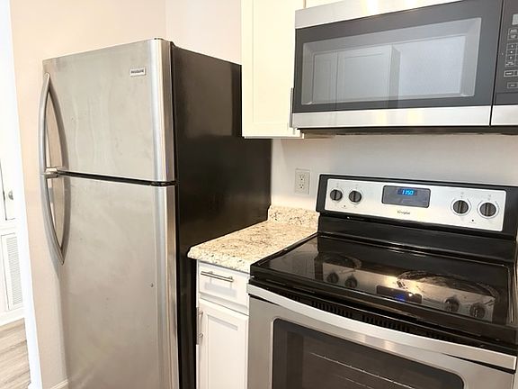 3rd image of 5561 Dianna Dr Unit A