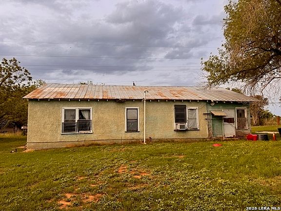 2nd image of 1115 County Road 669