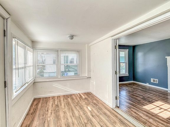 5th image of 137 W Johnson Ave