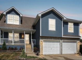 115 NE Red Bridge Ct, Blue Springs, MO 64014