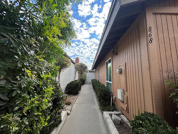 2nd image of 868 Belmont Ave
