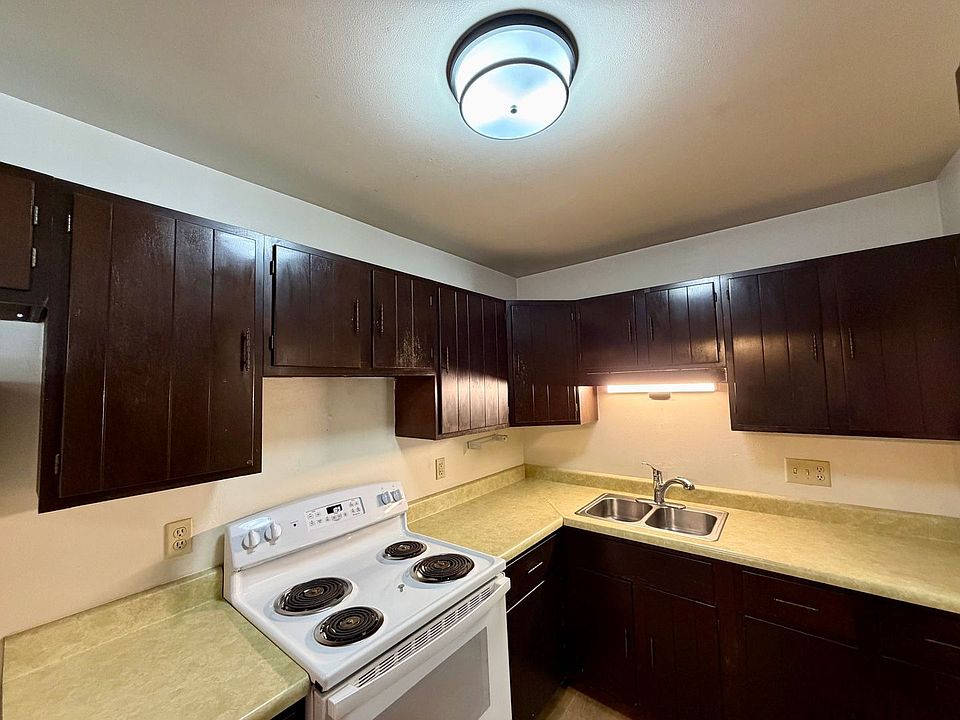 1st image of 1600 Sawyer Dr APT G
