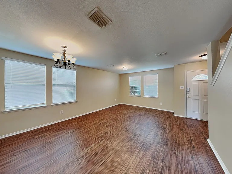 1813 Trego Dr — Photo 8