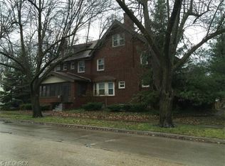 13052 Cedar Rd, Cleveland, OH 44118