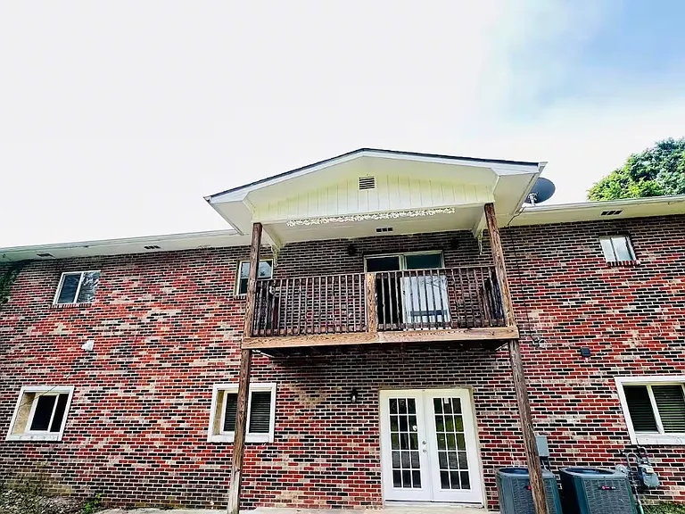 311 South Blvd — Photo 12