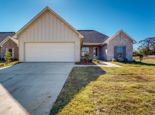 403 Butternut Dr, Canton, MS 39046