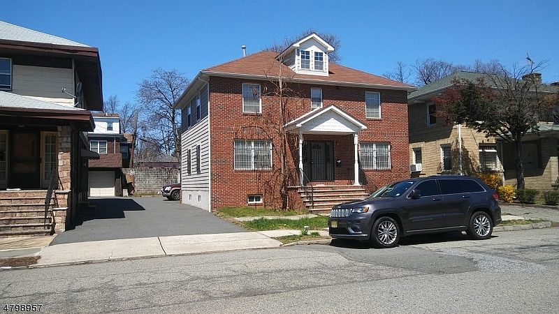1st image of 97-99 Girard pl #1